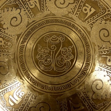 gong 7 métaux décoré mantra et conque toit du monde Népal