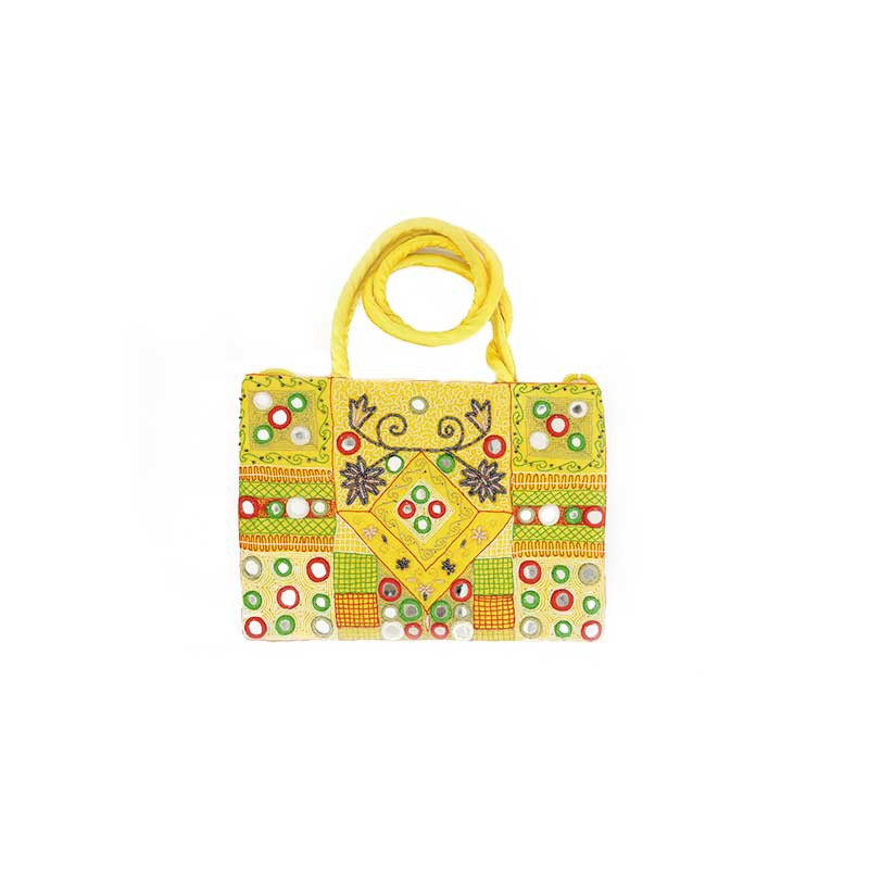 sac indien jaune brodé et soyeux avec miroir sac indien jaune brodé et soyeux avec miroir