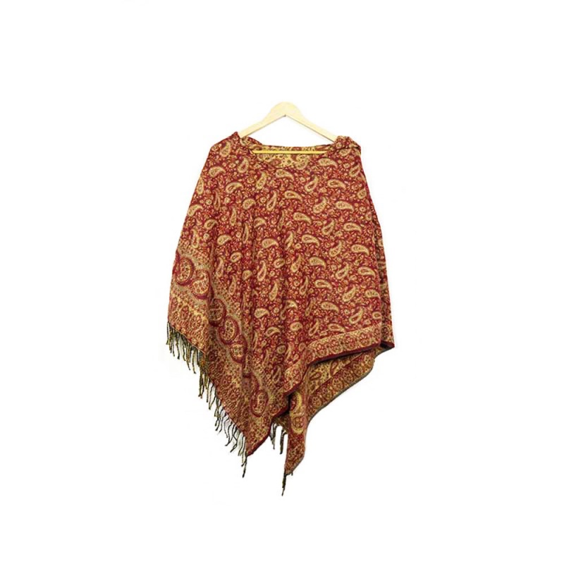 poncho rouge et motif en laine synthétique avec capuche poncho rouge et motif en laine synthétique avec capuche