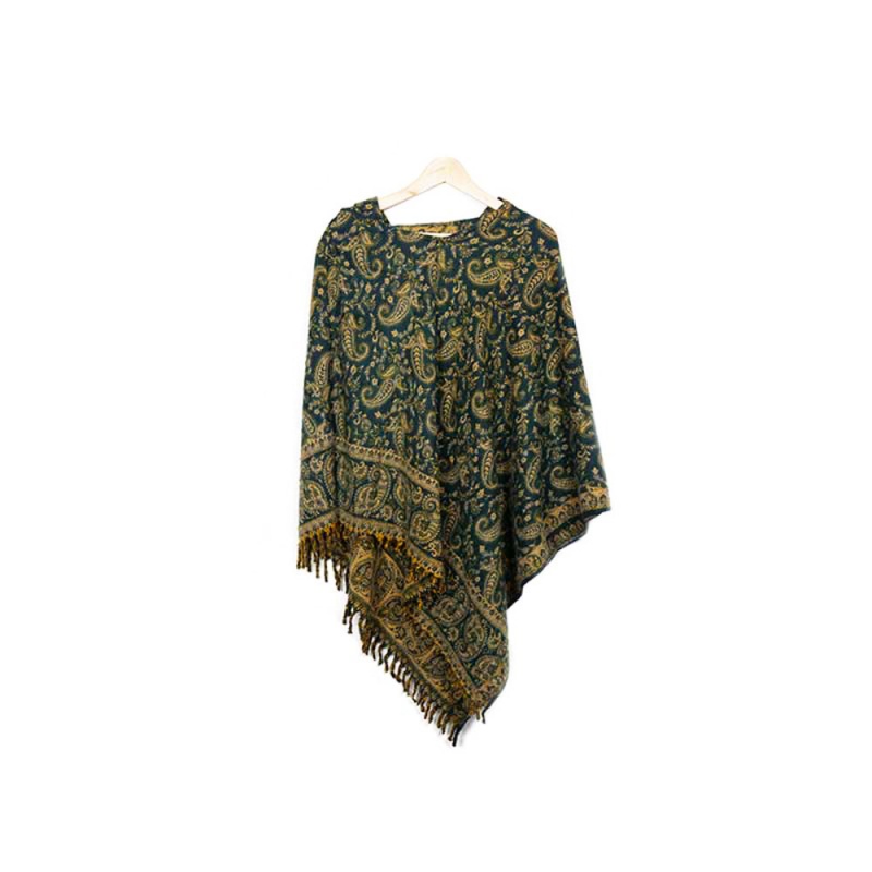 poncho avec capuchon laine vegan vert pin et motifs indiens poncho avec capuchon laine vegan vert pin et motifs indiens