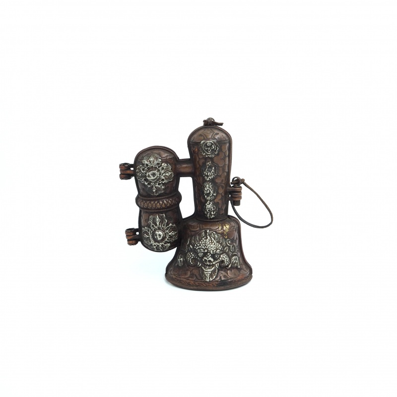 cloche et dorje pour rituel bouddhiste cloche et dorje pour rituel bouddhiste
