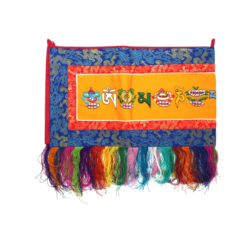 broderie tibétaine signes auspicieux protection et mantra OM broderie tibétaine signes auspicieux protection et mantra OM