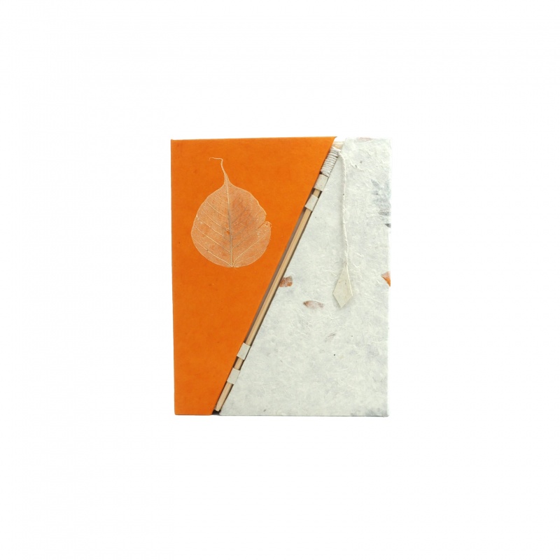 Livret de souvenirs papier lokta orange et feuille de bodhi Livret de souvenirs papier lokta orange et feuille de bodhi