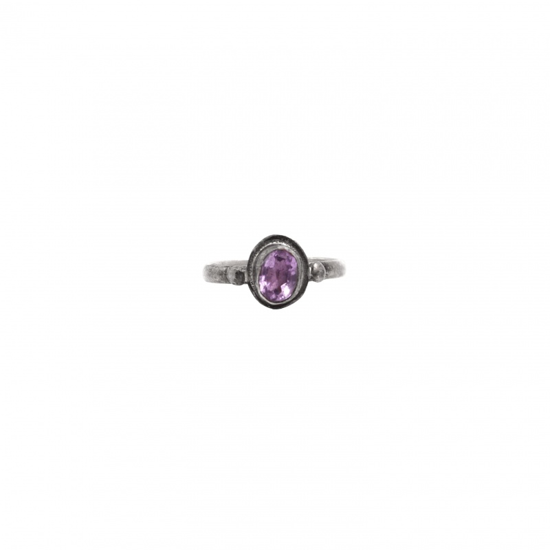 Bague en argent et pierre Améthyste taillée Bague en argent et pierre Améthyste taillée