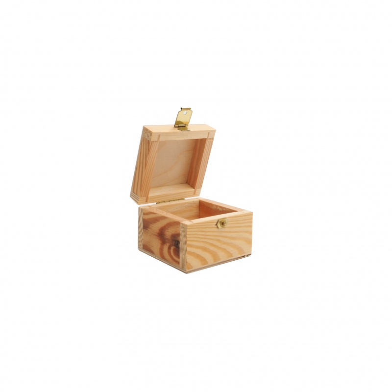 Petite boîte carrée en bois clair Petite boîte carrée en bois clair
