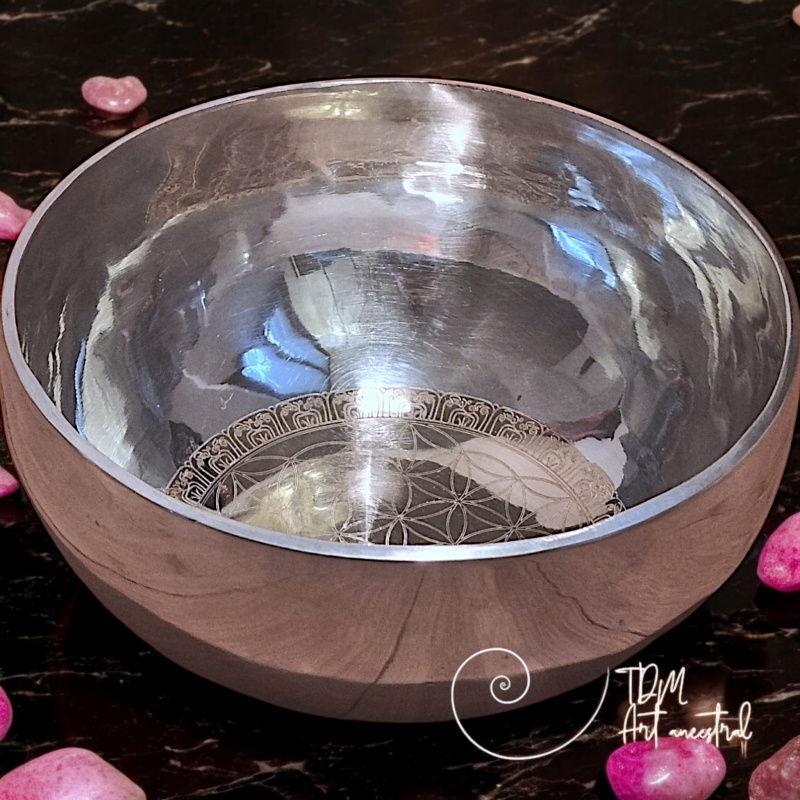 Bol chantant tibétain argenté gravé mantra compassion fleur de vie