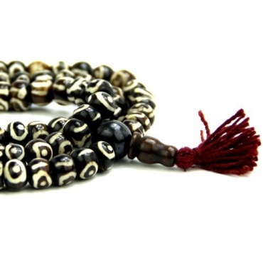 Collier bouddhiste yeux